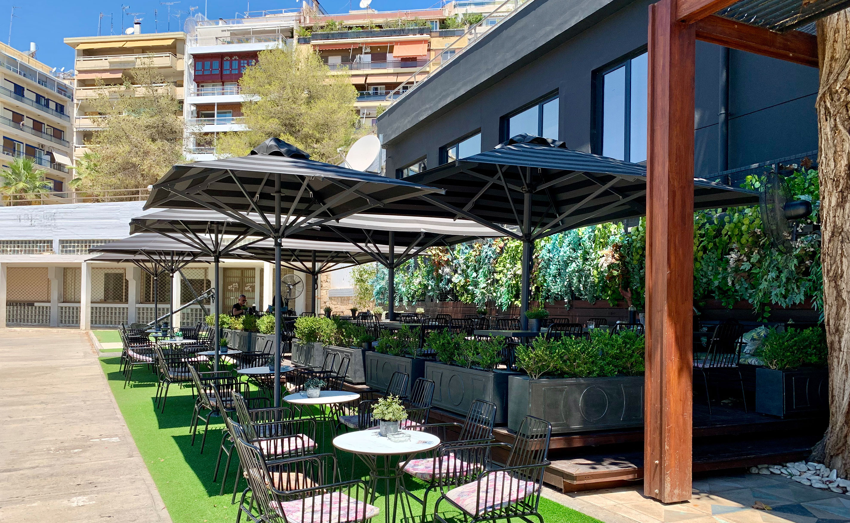 Barong Barong All Day Bar